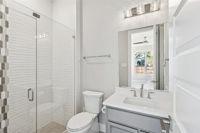 Building Photo - 916 Savannah Trl