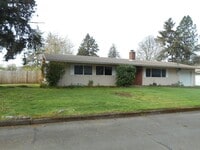 Building Photo - Bright and Spacious Adair Village Gem!