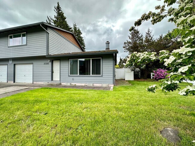 Building Photo - LF1460-B