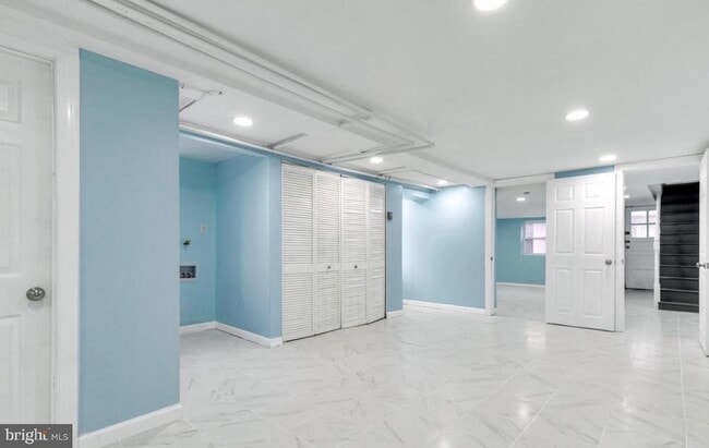 Building Photo - 200 Kingston Rd