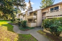 Building Photo - Charming Ground-Floor Condo in Woodinville – 2 Bed, Private Patio, Pool & Fitness Center