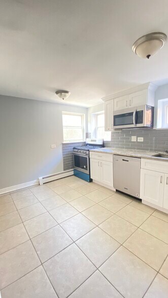 Building Photo - 2912 N 75th Ave