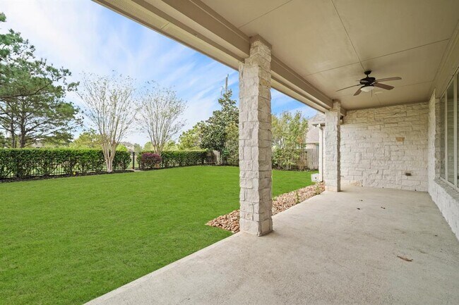 Building Photo - 28223 Red Shady Oaks Dr