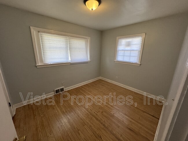 Building Photo - 3428 Fern Lea Rd