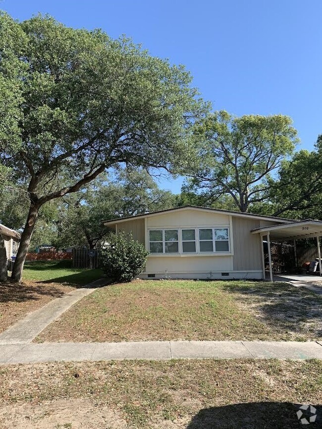 Building Photo - 916 Palermo Rd