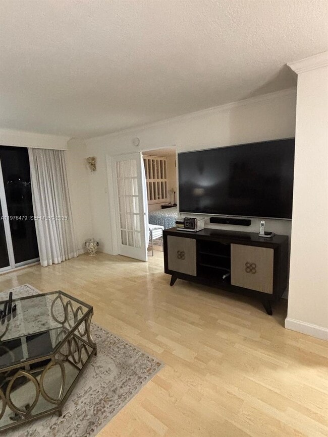 Building Photo - 18081 Biscayne Blvd