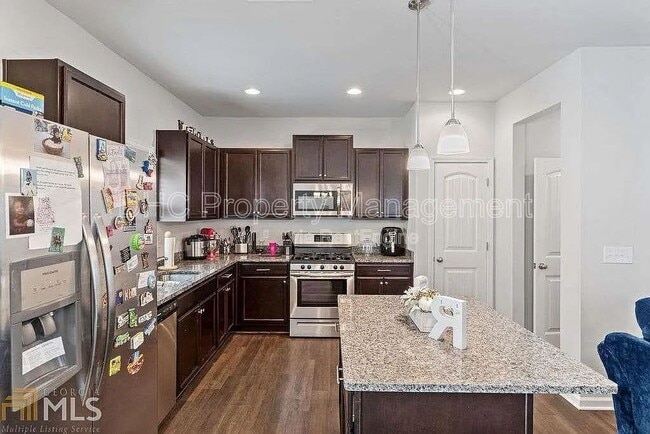 Building Photo - 4999 Rapahoe Trail