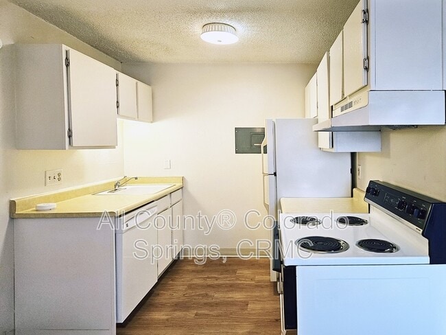 Building Photo - 5030 El Camino Dr