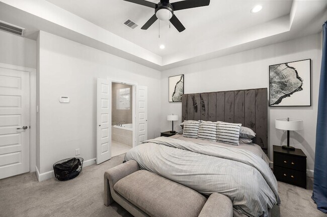 Building Photo - 2718 Grand Fountains Dr