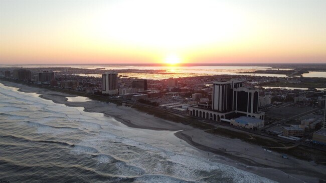 Building Photo - 21 S Monroe Ave