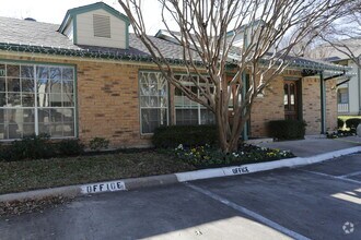Building Photo - Aspen Court Apartments