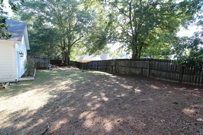 Building Photo - Helena Beauty!!  3BR 2.5BA - You will LOVE IT!!