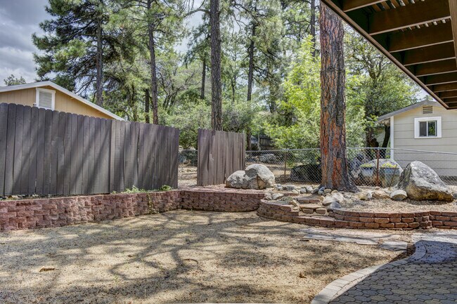 Building Photo - Home for Rent in Prescott!  - Alley Parking