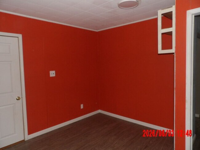 Building Photo - 3 bedroom house