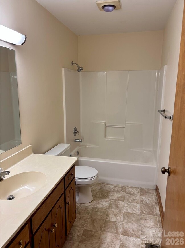 Building Photo - 153 Hillcrest Dr