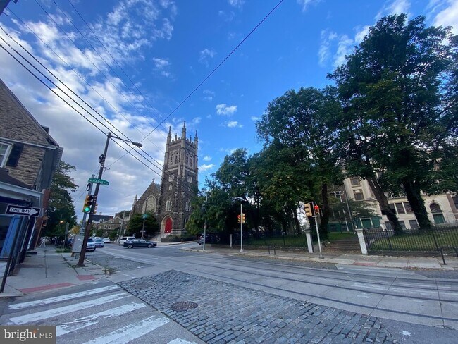 Building Photo - 14-16 W Harvey St