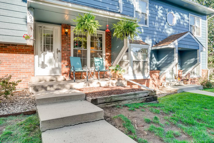 Front Entrance - 1906 S Balsam St