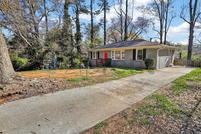 Building Photo - 586 Oakside Dr SW