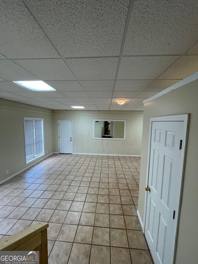 Building Photo - 81 Abbotsford Dr