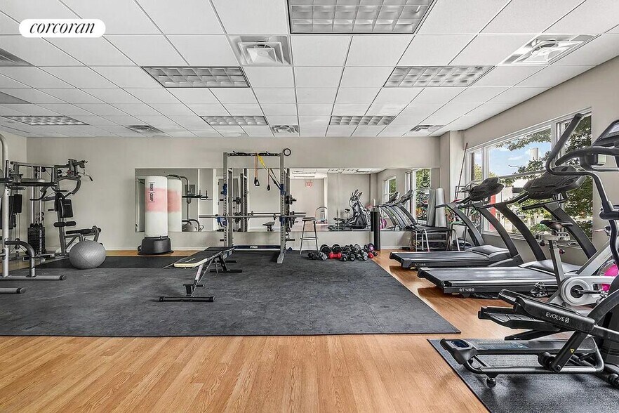 Building Photo - 10 Slocum Pl