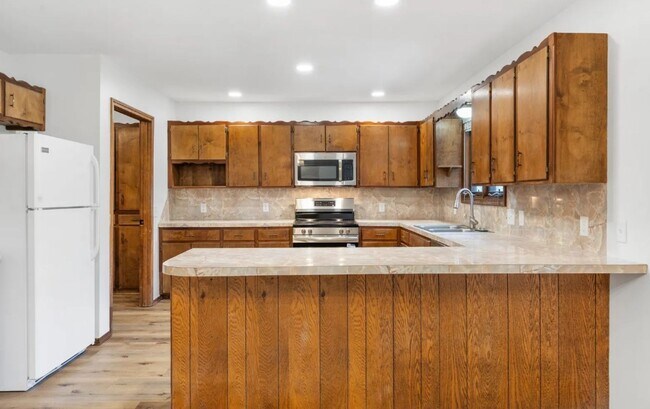 Building Photo - Lake House Rental