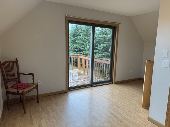 Building Photo - 14 Dartmouth Dr