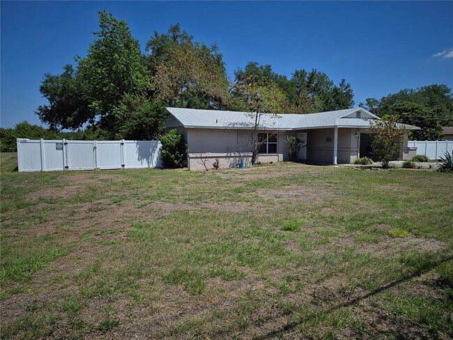 Building Photo - 9802 Riverview Dr