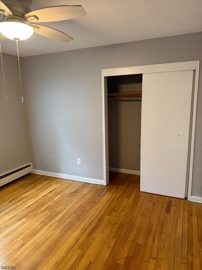 Building Photo - 10 Colonial Dr