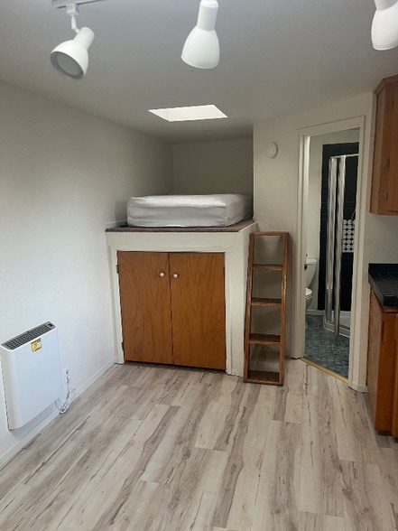 Building Photo - 2091 Sierra Way