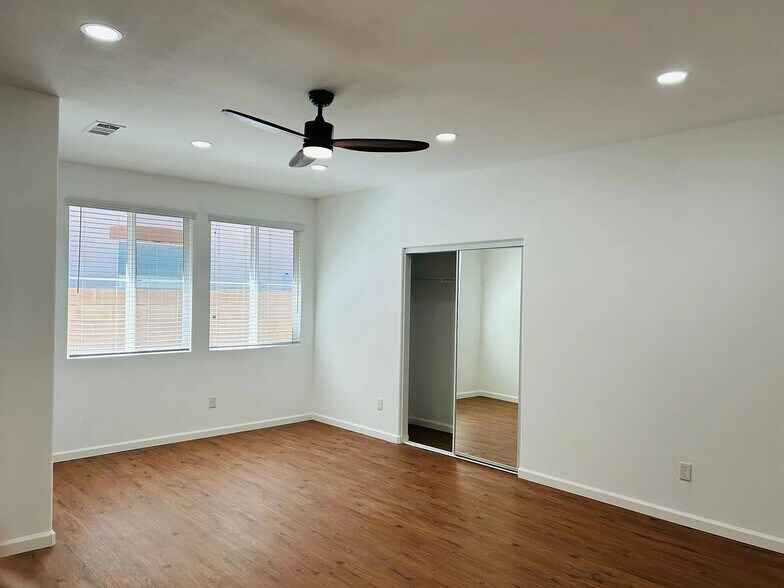 Building Photo - 40750 Hilton Head Ct