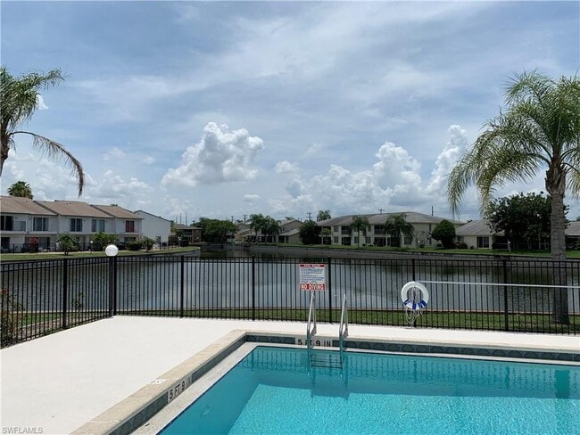 Building Photo - 1248 SE 7th St