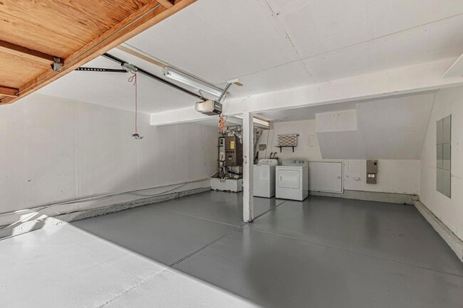 Building Photo - 10995 Northseal Square