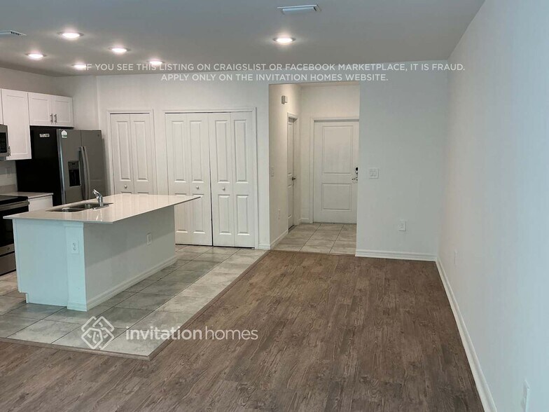 Building Photo - 9310 Cadence Ct