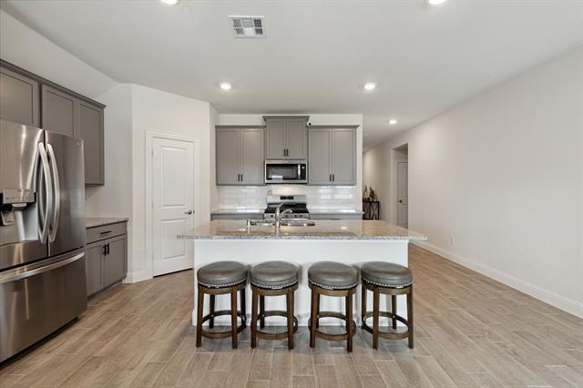 Building Photo - 4221 Stonewall Dr