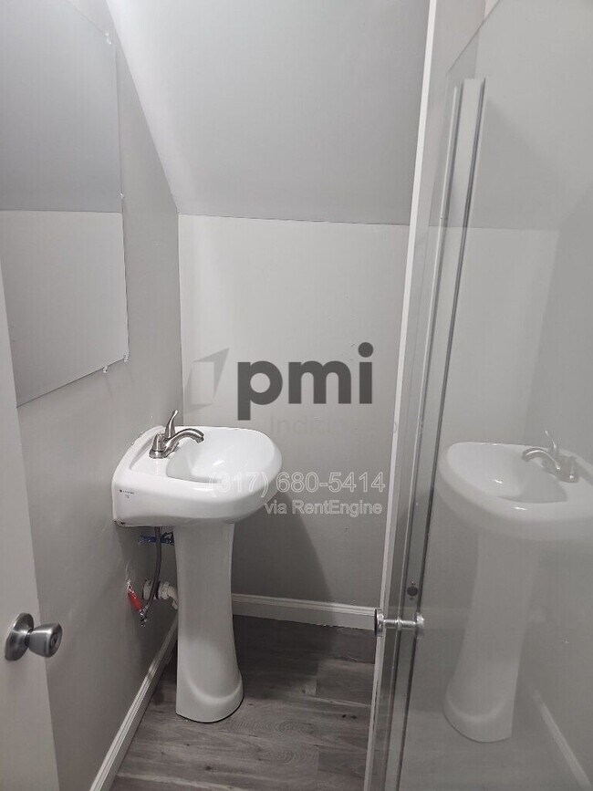 Building Photo - 4138 N Irvington Ave