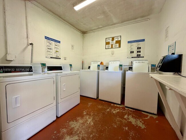 Building Photo - 3800 SW 102nd Ave