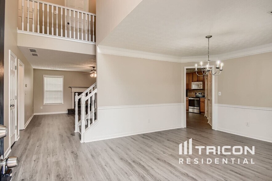 Building Photo - 828 Redan Way