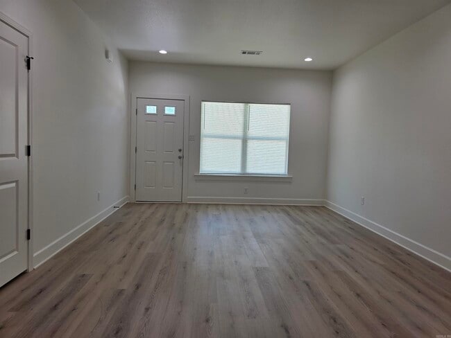 Building Photo - 2315 Nichols Rd