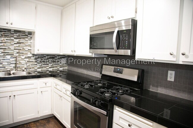 Building Photo - 584 Doyle Ln