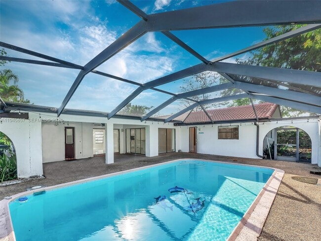 Building Photo - 10251 NW 39th Ct