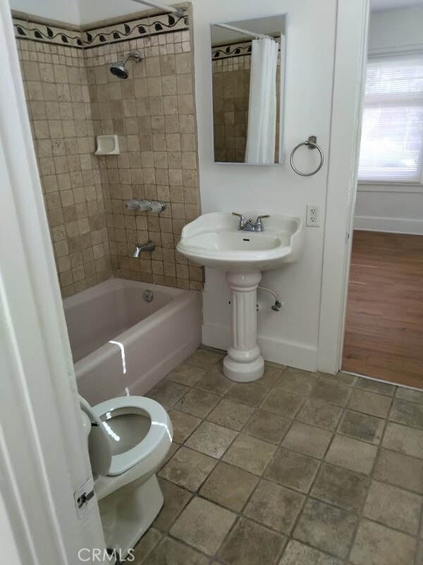 Building Photo - 819 N Dos Robles Pl