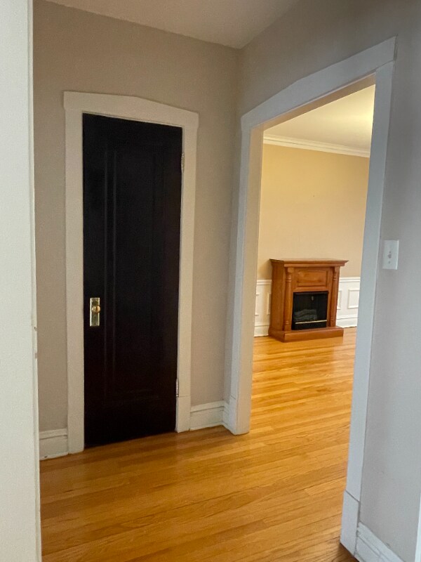 Building Photo - 403 S East Ave