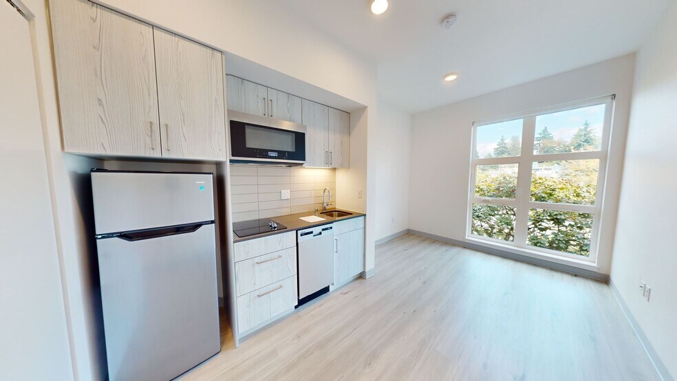 Interior Photo - Summerstone