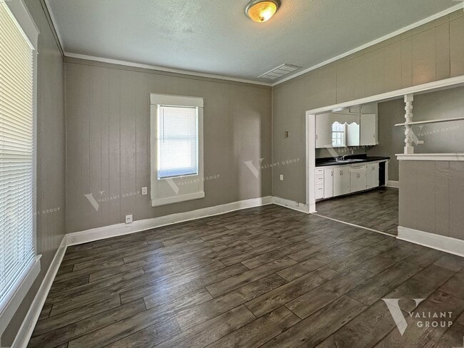 Building Photo - Cozy 2 Bedroom, 1 Bathroom Home in West Sp...