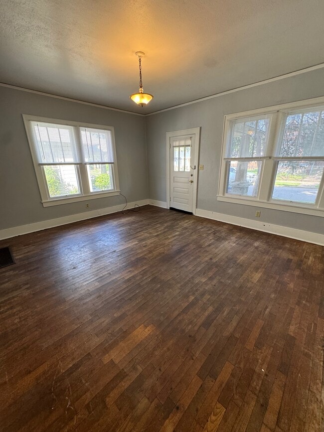 Building Photo - 303 N 17th St