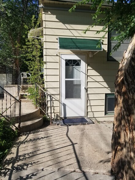 Primary Photo - 919 12th St