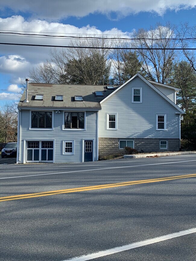 Primary Photo - 215 Taylor St