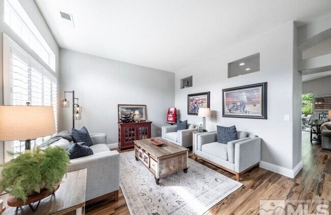 Building Photo - Beautiful Stylish South Reno Home