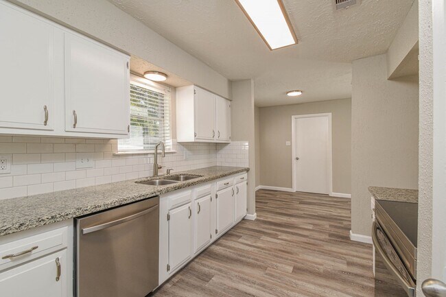 Building Photo - 4318 Burkegate Dr