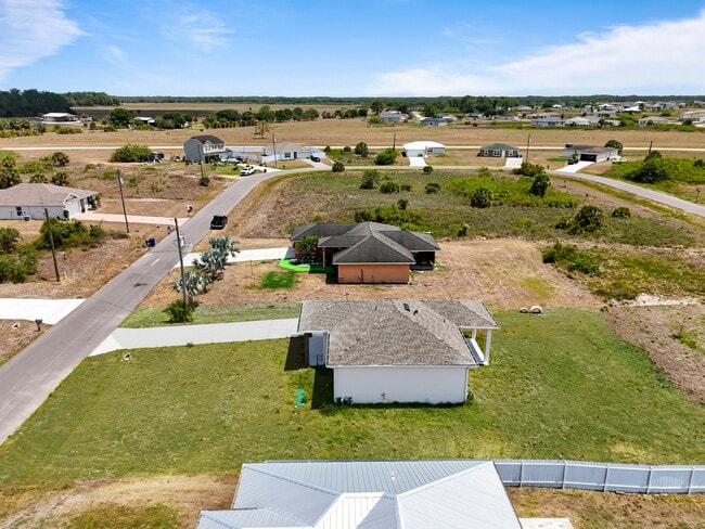 Building Photo - 8014 Mangrove Cir